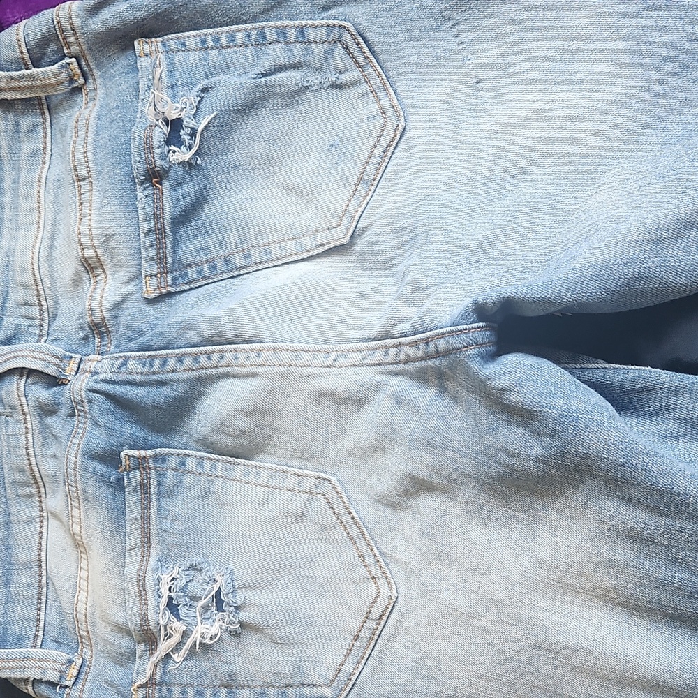 Cello Light Blue Distressed Cropped Ankle Jeans Size 7 - Picture 12 of 15